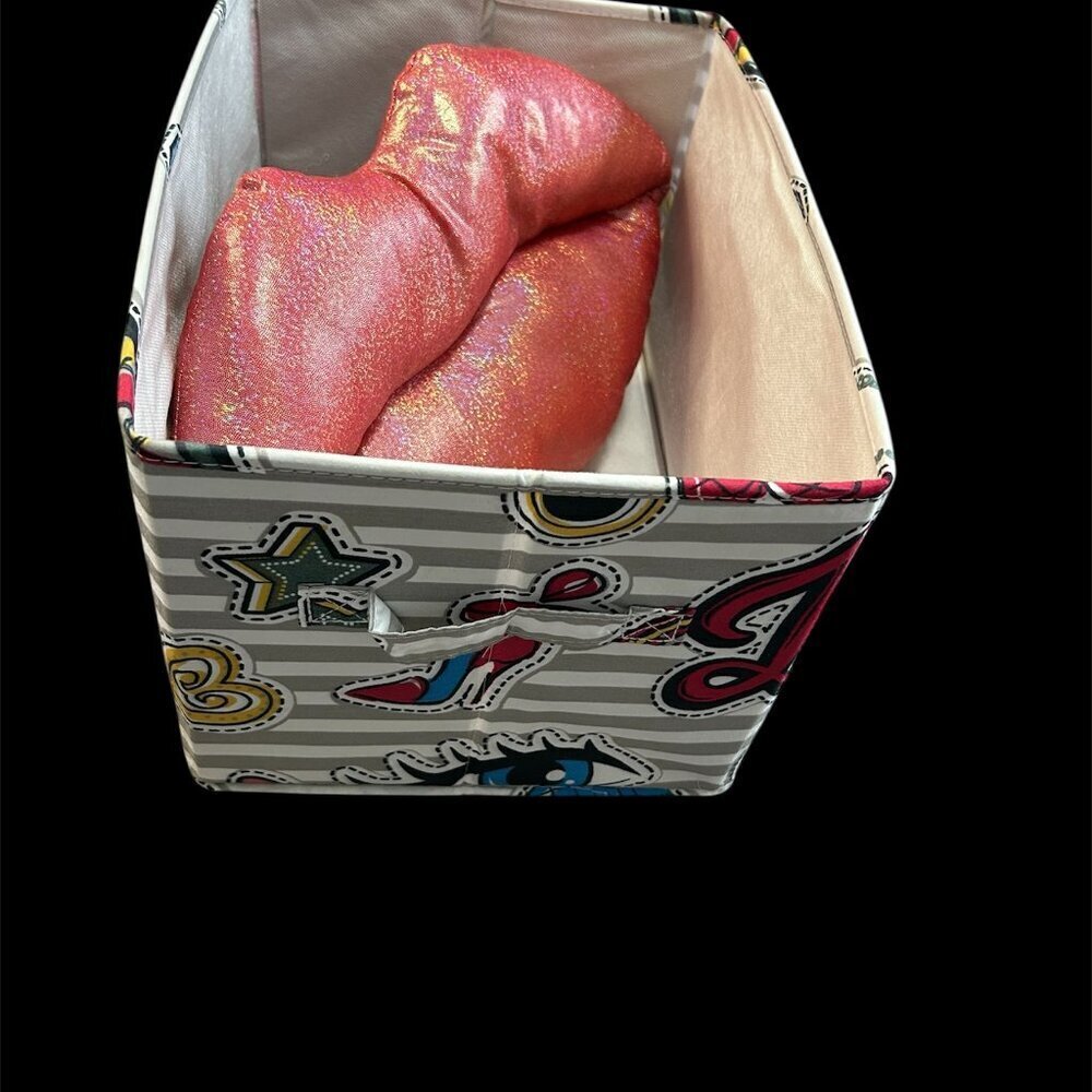PB&J LOVE Basket and Lips Pillow Set EUC - Picture 4 of 5